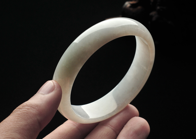 糯冰种晴水手镯（58.9mm）