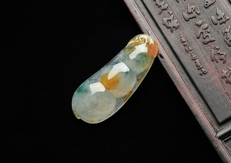 冰种黄翡飘花四季豆挂件