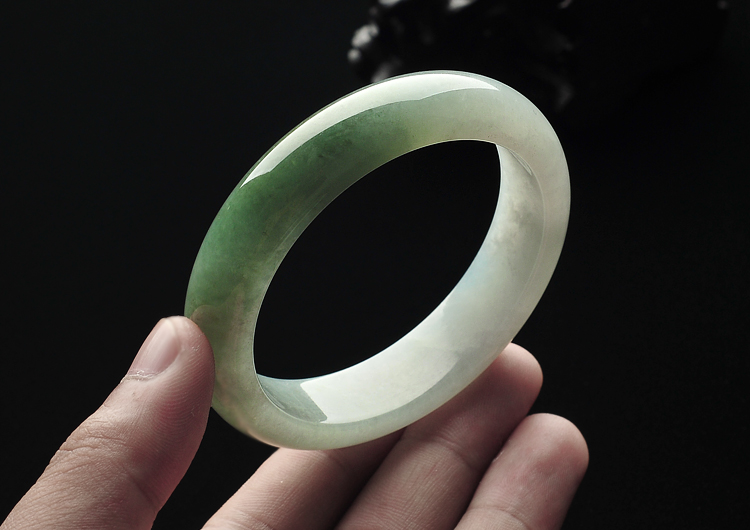 (超值推荐)糯冰种晴水手镯（57.5mm）