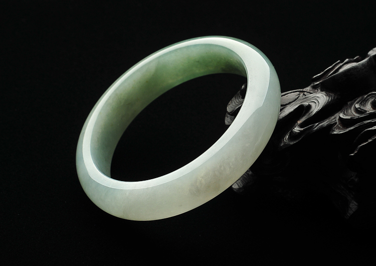 (超值推荐)糯冰种晴水手镯（57.5mm）