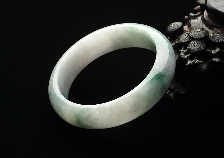 (超值推荐)糯冰种飘花手镯（58mm）