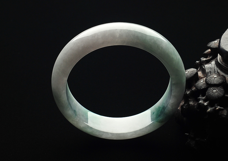 (超值推荐)糯冰种飘花手镯（58mm）