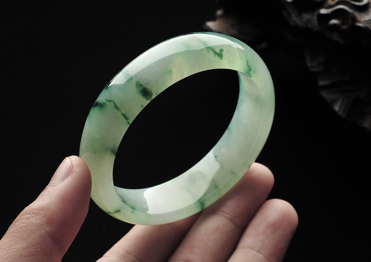 (超值推荐)冰种飘花手镯（57mm）