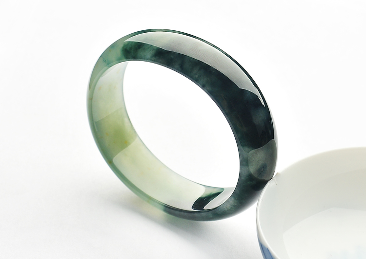 冰种飘花贵妃镯（54.2mm-47.2mm）