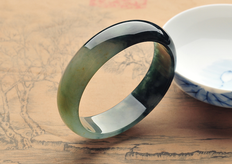 冰种飘花贵妃镯（54.2mm-47.2mm）
