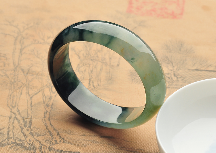 冰种飘花贵妃镯（54.2mm-47.2mm）