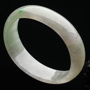 糯冰种略飘翠贵妃镯(58mm-49.8mm)
