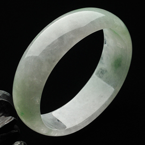 糯冰种略飘翠贵妃镯(55.5mm-48.4mm)