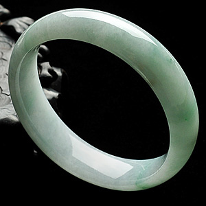 糯冰种略飘花手镯(57.8mm)