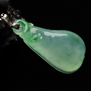 冰种飘翠镶金扣福瓜挂件