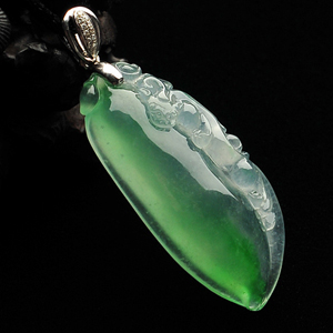 (超值推荐)冰玻种飘翠福瓜挂件（金扣）