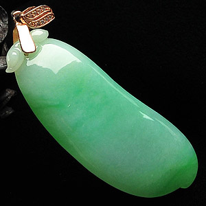 糯冰种飘翠福瓜挂件