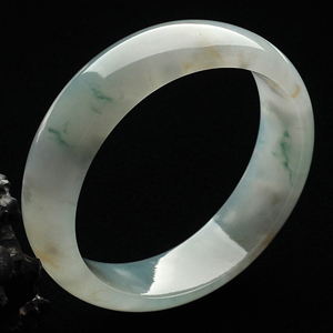 冰种飘花贵妃镯（57.2mm-50.2mm）