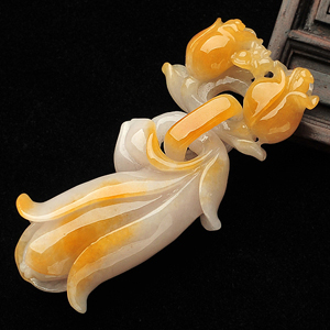 糯冰种黄翡玉兰花挂件