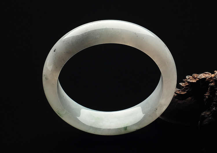 糯冰种略飘花手镯（58.5mm）