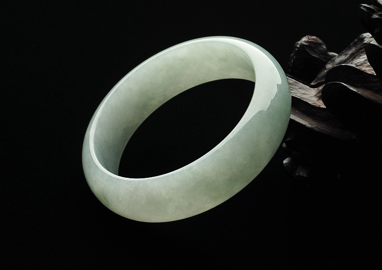 糯冰种晴水手镯（60.8mm）