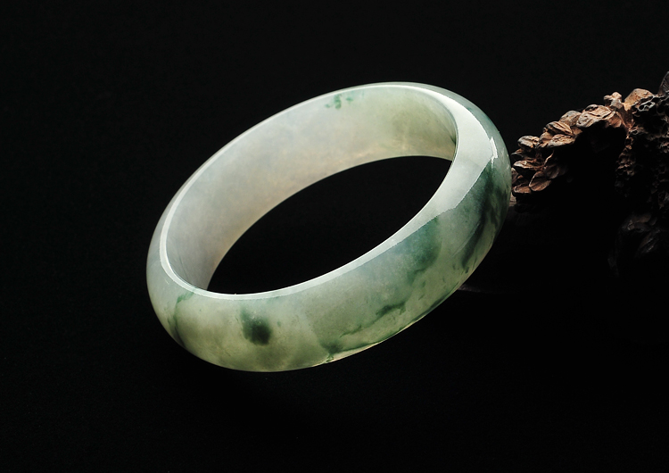 糯冰种飘花手镯（57.6mm）