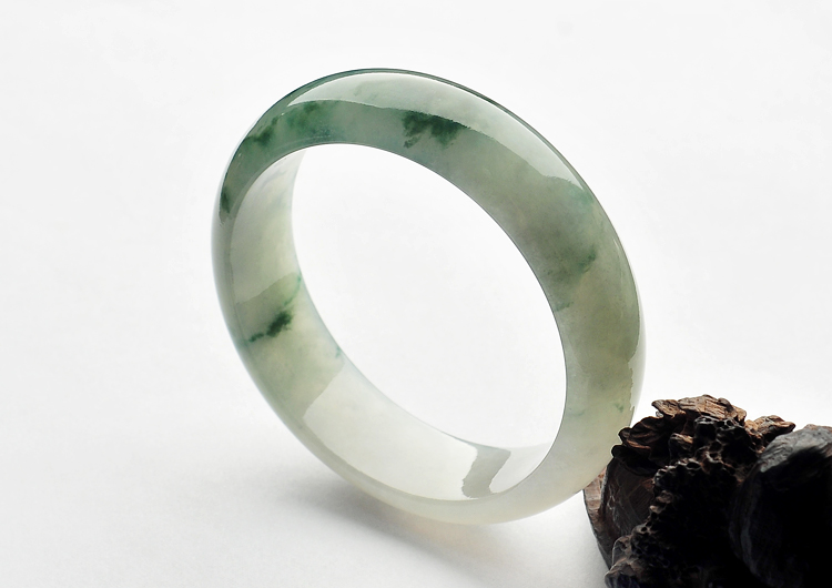 糯冰种飘花手镯（57.6mm）