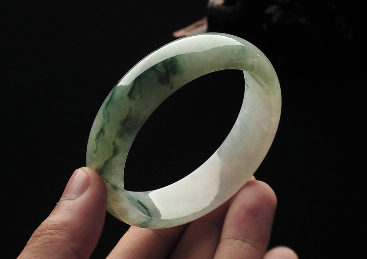 糯冰种飘花手镯（57.6mm）
