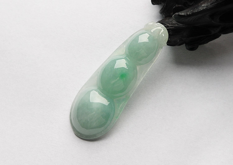 糯冰种晴水四季豆挂件