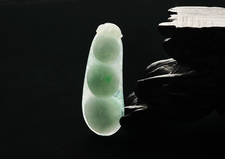 糯冰种晴水四季豆挂件