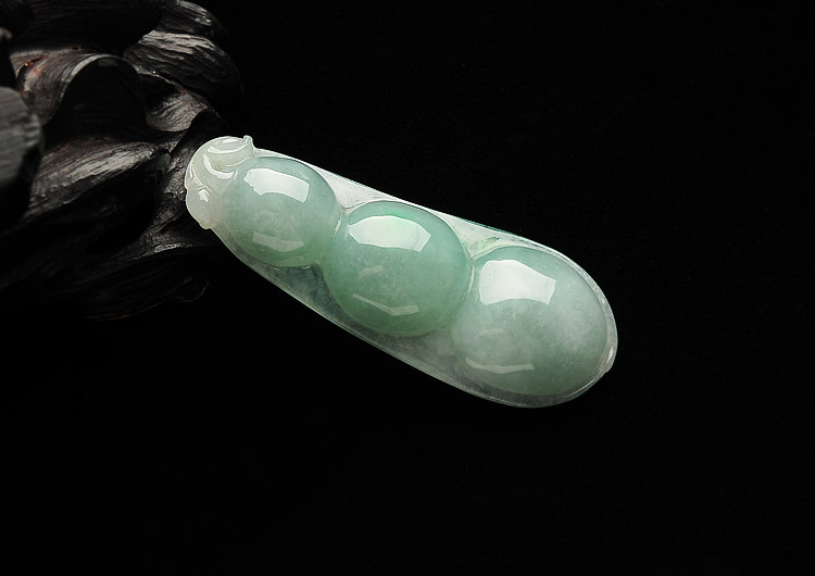 糯冰种晴水四季豆挂件