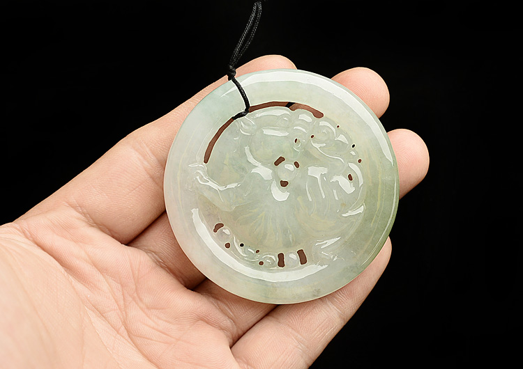 糯冰种晴水虎牌挂件