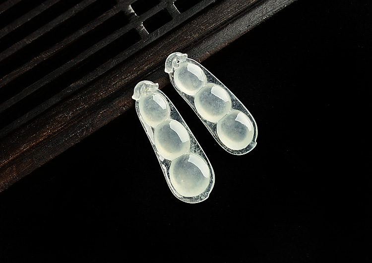 冰种淡晴水四季豆挂件（一对）