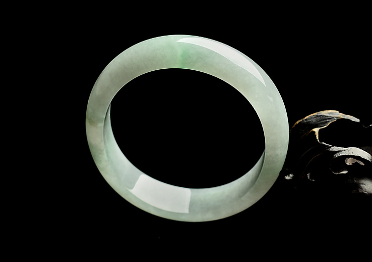 糯冰种晴水贵妃镯（55mm-49mm）