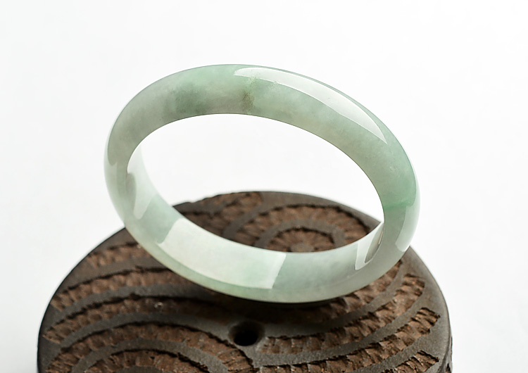 糯冰种晴水贵妃镯（55mm-49mm）