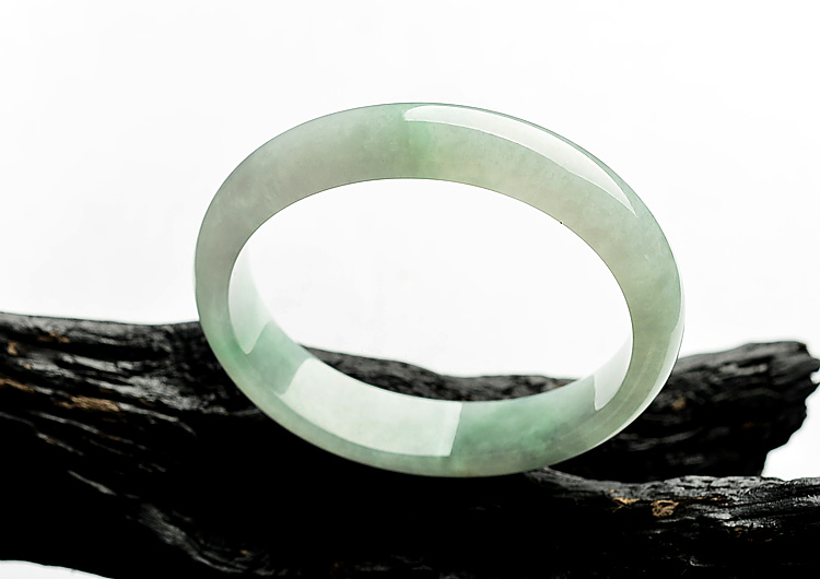 糯冰种晴水贵妃镯（55mm-49mm）