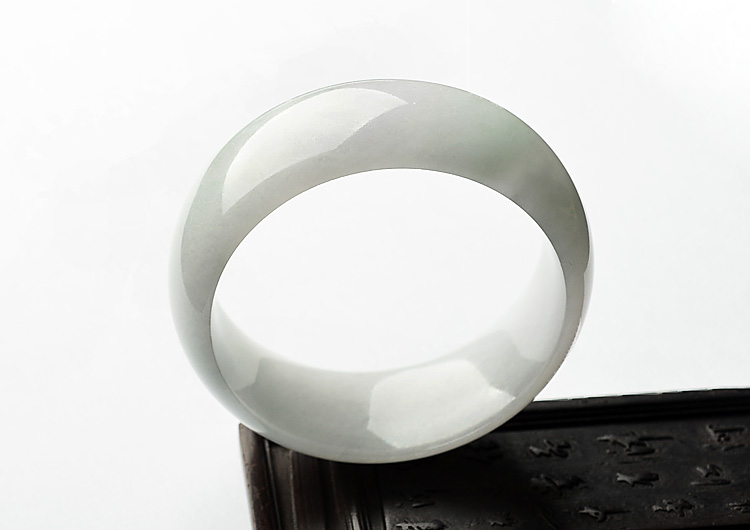 糯冰种淡晴水手镯(57.9mm)