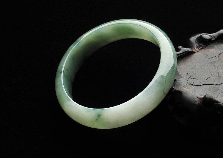 糯冰种飘花手镯(52.5mm)