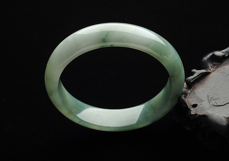 糯冰种飘花手镯(52.5mm)