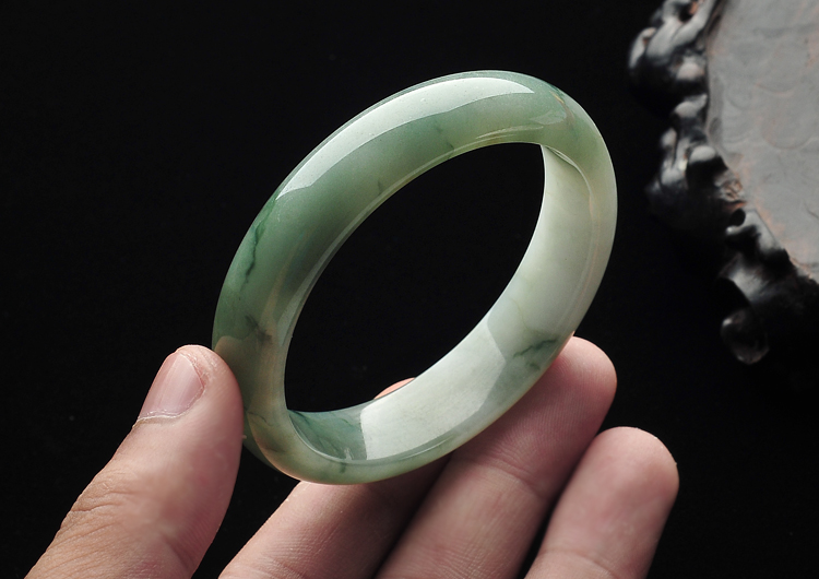 糯冰种飘花手镯(52.5mm)