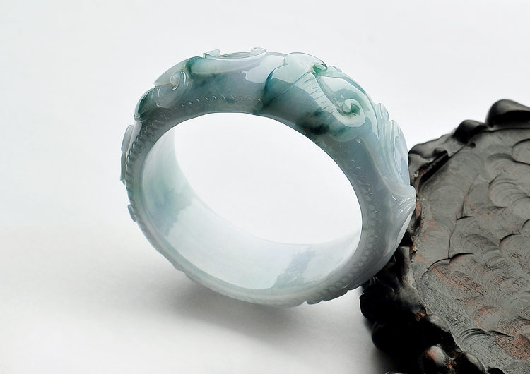 糯冰种飘花雕花贵妃手镯(53mm-45.2mm)