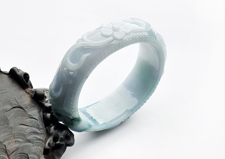 糯冰种飘花雕花贵妃手镯(53mm-45.2mm)