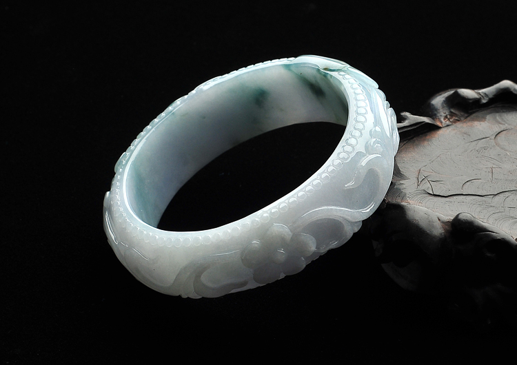 糯冰种飘花雕花贵妃手镯(53mm-45.2mm)