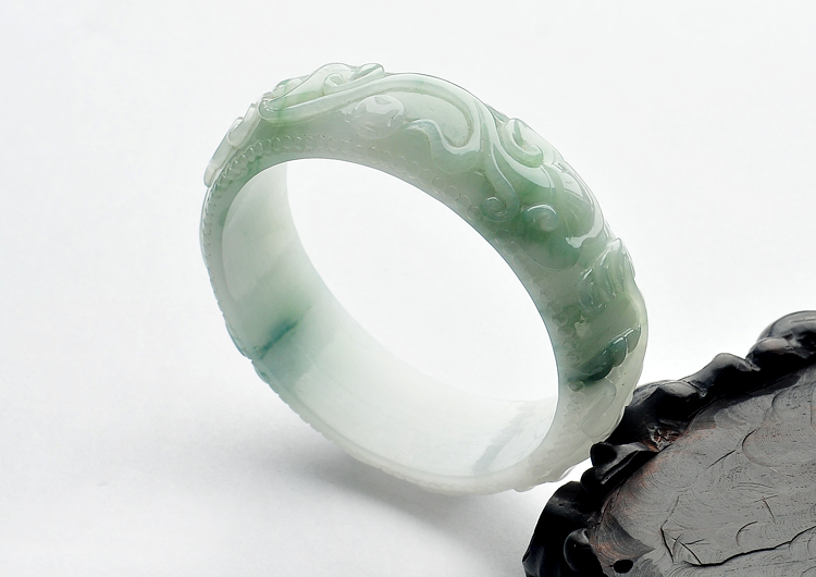 糯冰种飘花雕花手镯(56.2mm)