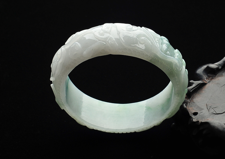 糯冰种飘花雕花手镯(56.2mm)