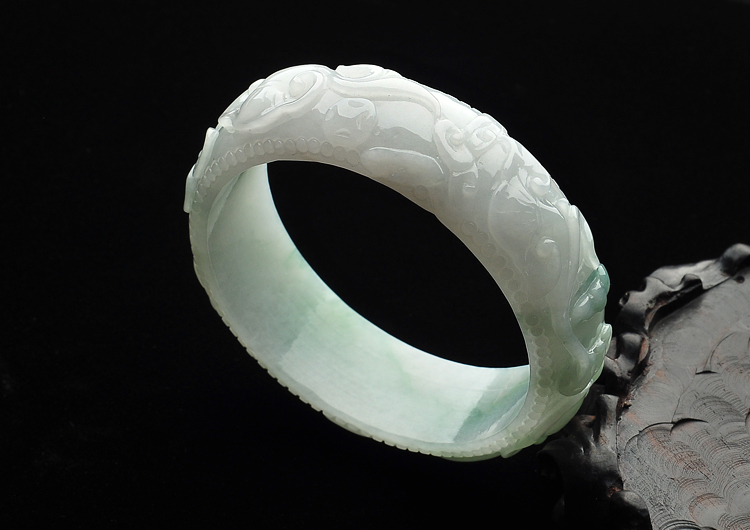 糯冰种飘花雕花手镯(56.2mm)