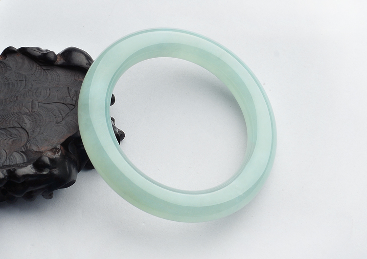 糯冰种晴水圆条手镯(55.7mm)