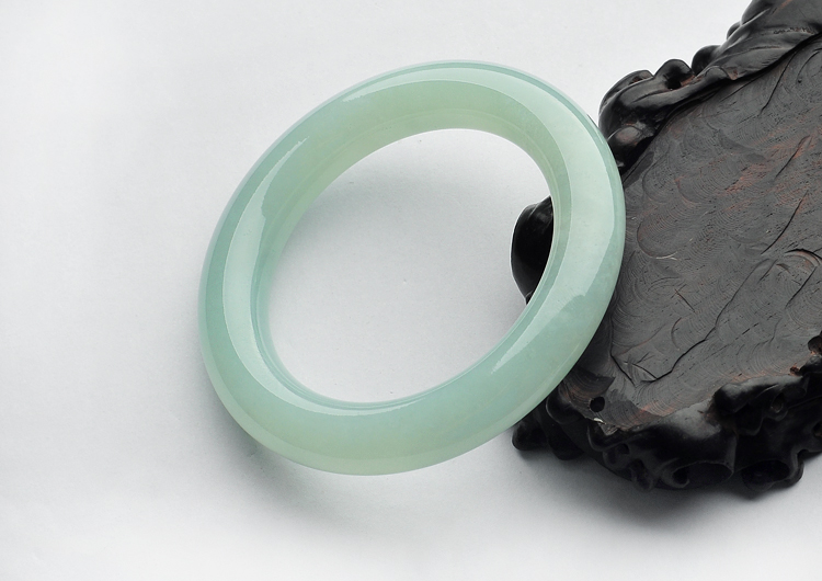 糯冰种晴水圆条手镯(55mm)
