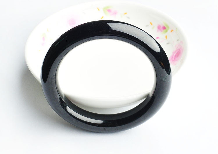 细糯种墨翠圆条手镯(55.1mm)