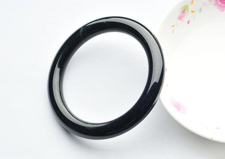细糯种墨翠圆条手镯(56.4mm)