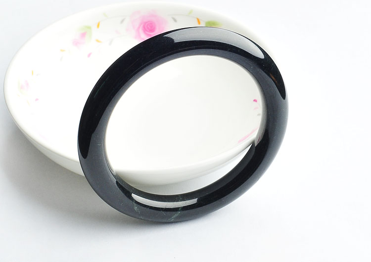 细糯种墨翠圆条手镯(56.4mm)
