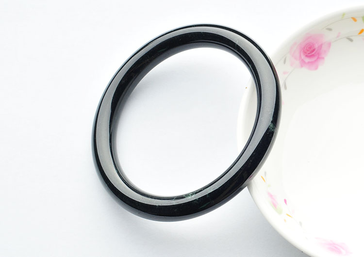 细糯种墨翠圆条手镯(58.5mm)