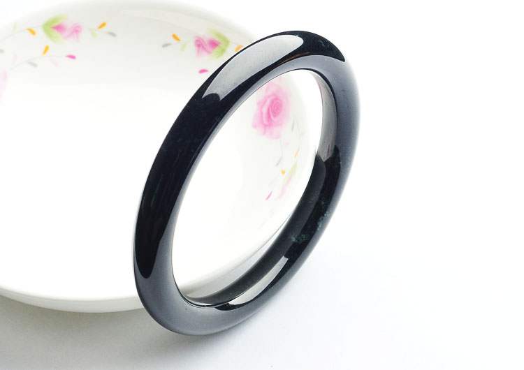 细糯种墨翠圆条手镯(58.5mm)