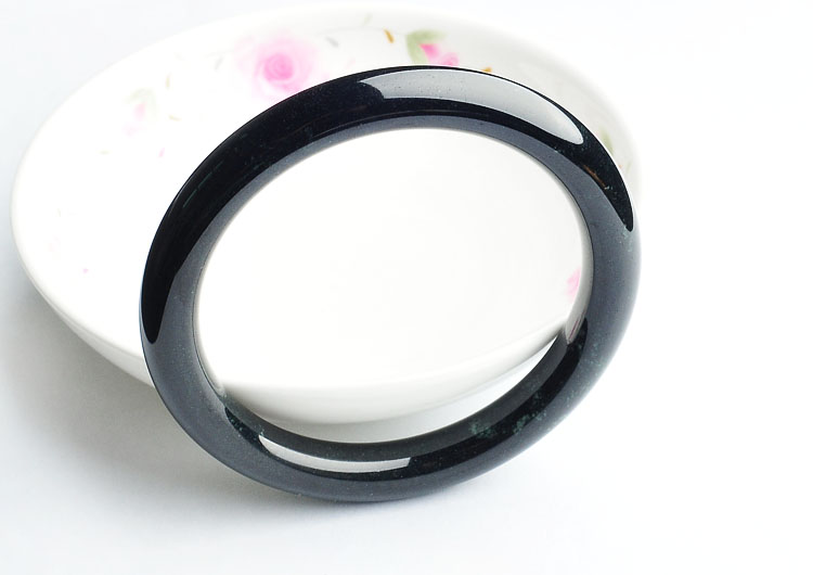 细糯种墨翠圆条手镯(58.5mm)