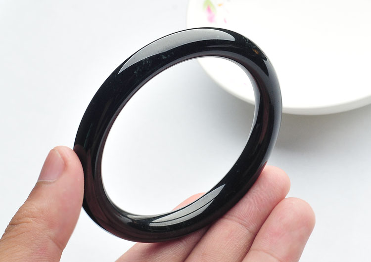 细糯种墨翠圆条手镯(58.5mm)